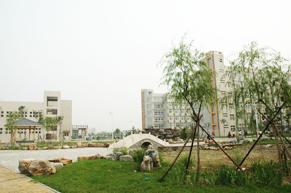 唐山勞動技師學(xué)院2017火熱招生中！