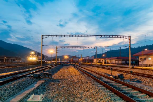 攝圖網(wǎng)_501553902_火車站站臺(企業(yè)商用) 攝圖網(wǎng)_501553902_火車站站臺(企業(yè)商用)