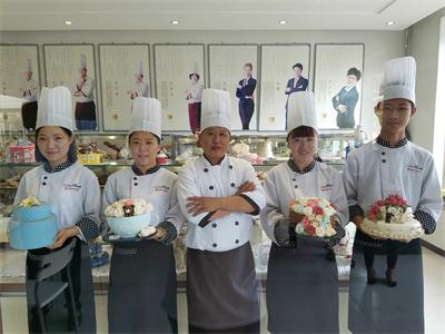     零基礎(chǔ)可以學(xué)習(xí)韓式裱花嗎？