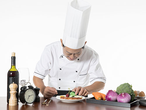 現(xiàn)在學廚師晚不晚？唐山廚師學校哪家好？