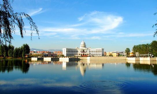 學(xué)計算機當(dāng)然要學(xué)高端的！北京吉利學(xué)院計算機WEB前端工程師專業(yè)你一定喜歡！