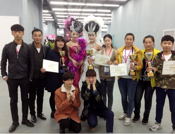 祝賀我校在2014全國美容美發(fā)化妝大賽中取得佳績