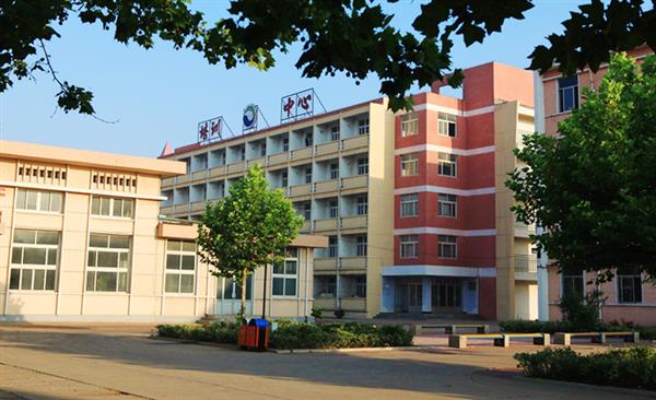 山東龍口礦業(yè)集團高級技工學(xué)校的醫(yī)護專業(yè)能考執(zhí)業(yè)藥師資格證嗎？