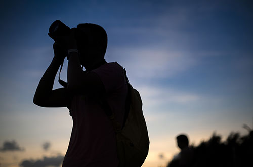 現(xiàn)在攝影行業(yè)發(fā)展怎么樣？北京攝影學(xué)校有哪些？