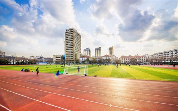 青島膠南市高級職業(yè)技術(shù)學(xué)校好不好？