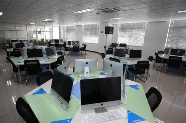 山東威海外國語進(jìn)修學(xué)院哪些信息技術(shù)類專業(yè)？