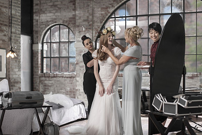 新娘妝基礎(chǔ)步驟怎么做？張家口尚品化妝攝影學校告訴你！