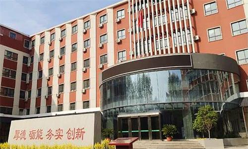 鄭州物流學(xué)校物流服務(wù)與管理專業(yè)怎么樣？是“3+2”大專嗎？