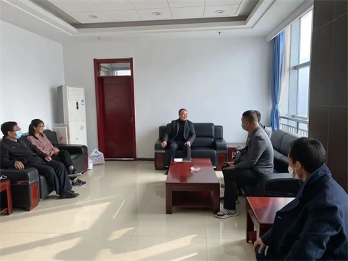 豐潤職教中心:情系母校送物資 愛心抗疫反哺行——畢業(yè)生向母校捐贈防疫物資