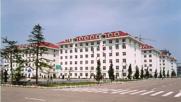 青島飛洋職業(yè)技術(shù)學(xué)院哪里好？