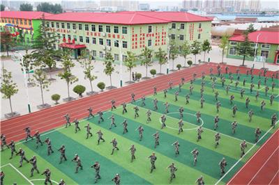 在臨沂想學(xué)機(jī)電專業(yè)去哪兒里？   