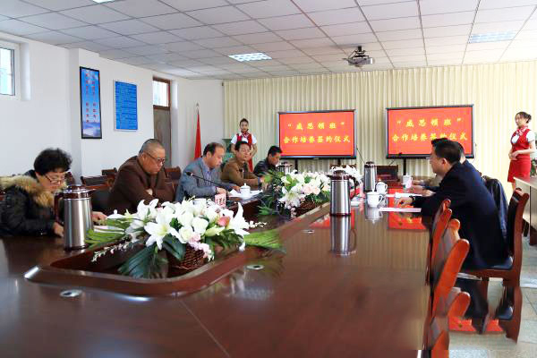 煙臺(tái)第一職業(yè)中專與東方威思頓洽談開(kāi)辦訂單班