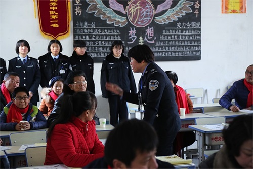 傳遞正能量！山東東營(yíng)金盾司法學(xué)校隆重舉行期末表彰大會(huì)暨家長(zhǎng)會(huì)